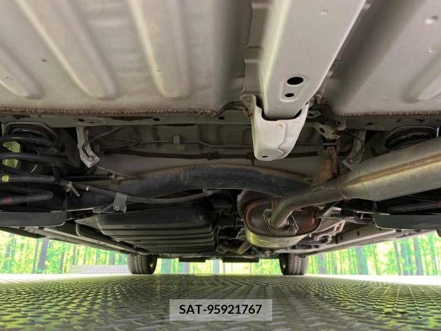 Toyota VOXY HYBRID 2018-05 382448-19