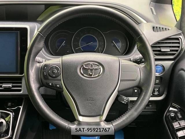Toyota VOXY HYBRID 2018-05 382448-11