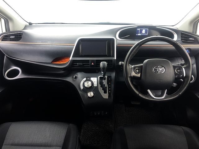 Toyota SIENTA 2018-11 180379-1
