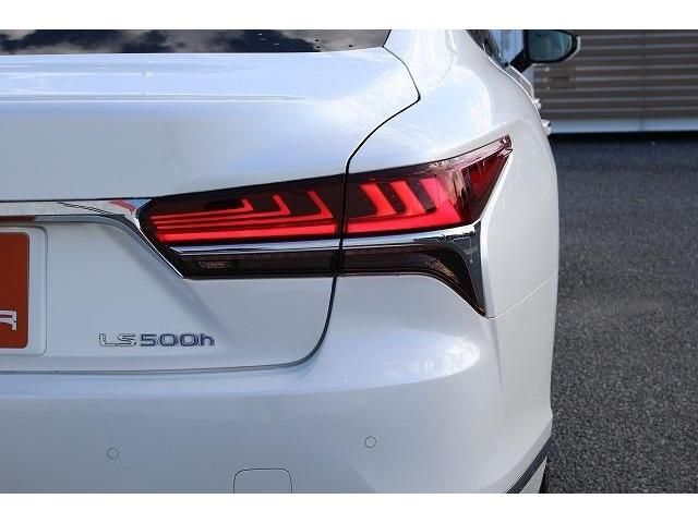Lexus LS 2017-11 22932-11