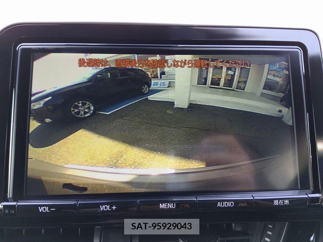 Toyota C-HR 2017-03 228809-5