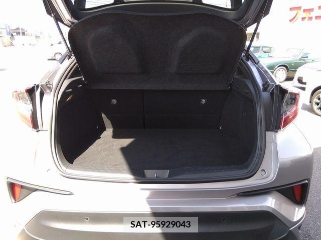 Toyota C-HR 2017-03 228809-18