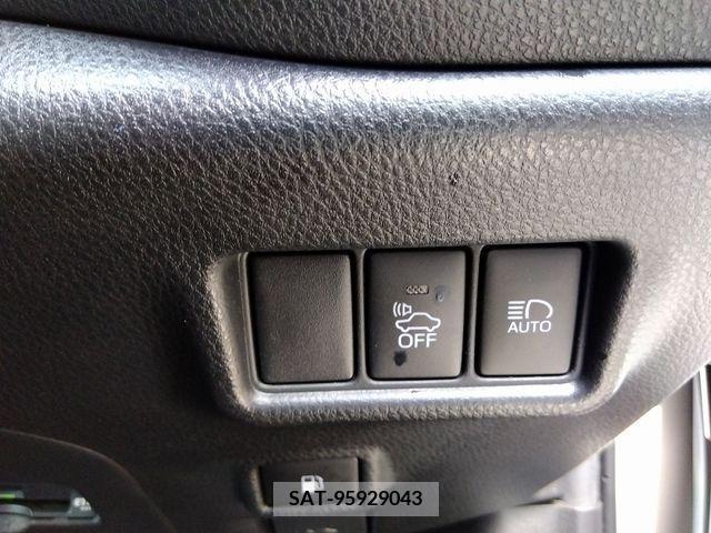 Toyota C-HR 2017-03 228809-10