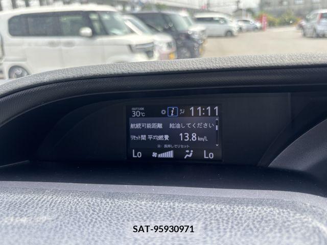 Toyota NOAH HYBRID 2018-02 330835-22