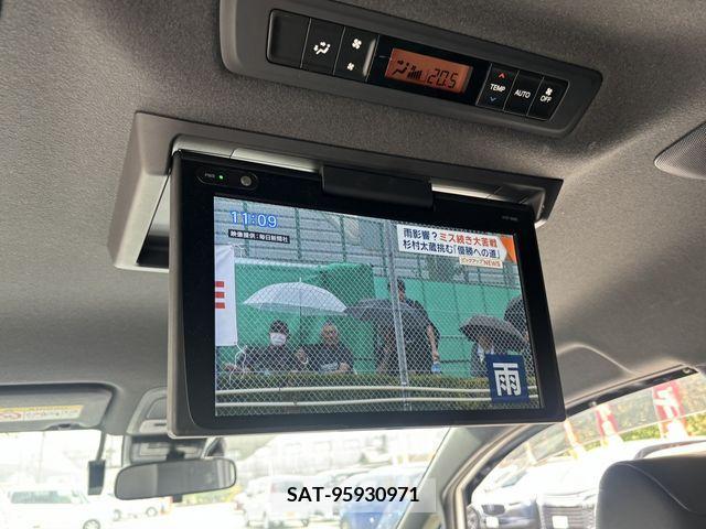 Toyota NOAH HYBRID 2018-02 330835-13