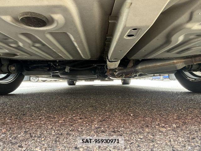 Toyota NOAH HYBRID 2018-02 330835-28