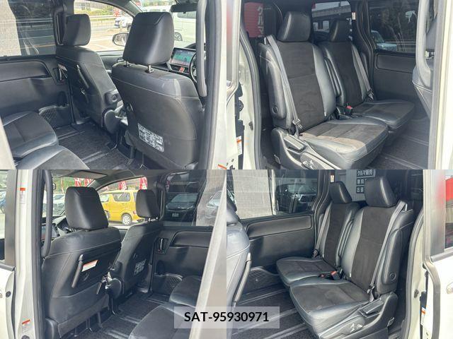 Toyota NOAH HYBRID 2018-02 330835-25