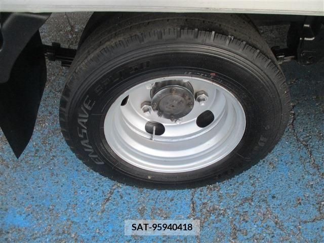 Hino DUTRO 2013-05 207997-19