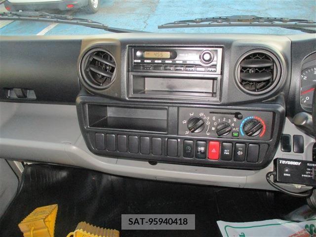Hino DUTRO 2013-05 207997-10