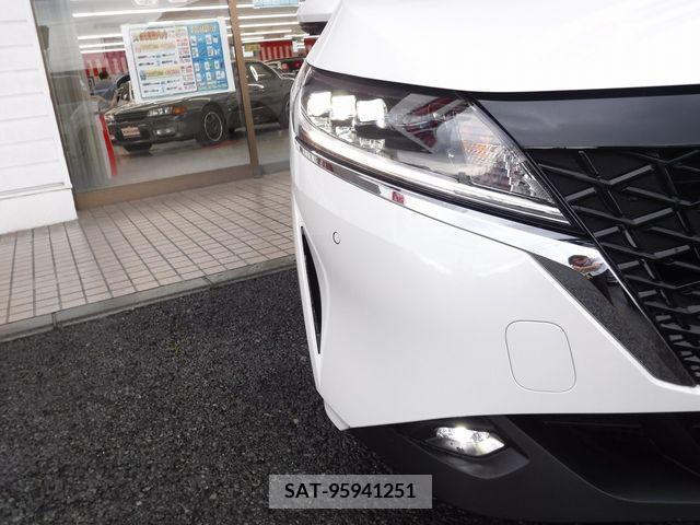 Nissan NOTE 2023-10 330496-3