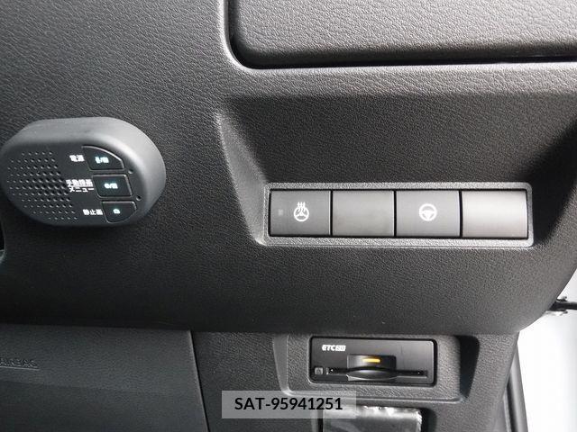 Nissan NOTE 2023-10 330496-12