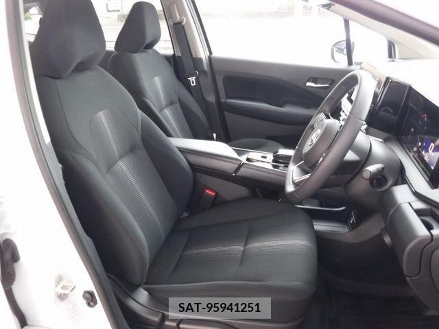 Nissan NOTE 2023-10 330496-13