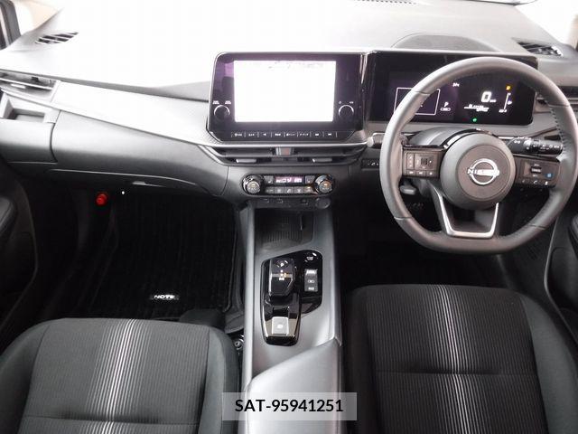Nissan NOTE 2023-10 330496-1
