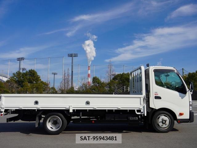 Hino DUTRO 2017-12 212401-9