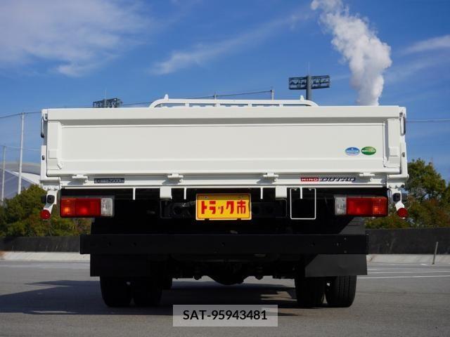 Hino DUTRO 2017-12 212401-8
