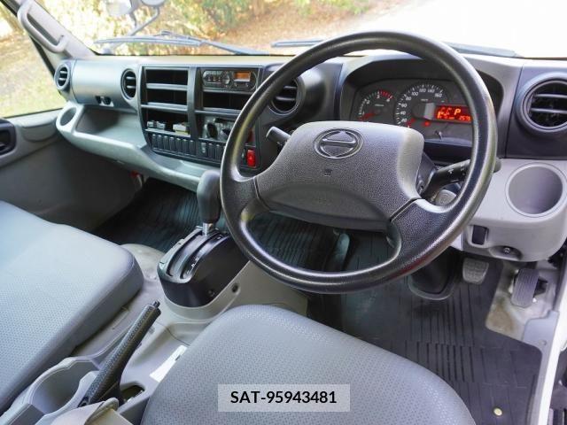 Hino DUTRO 2017-12 212401-2