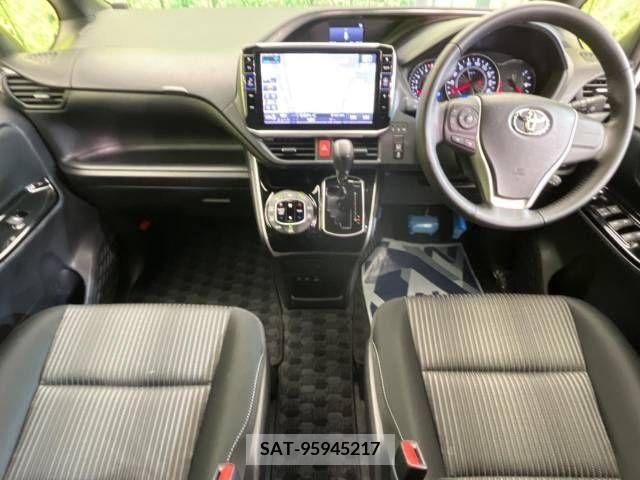 Toyota VOXY 2018-02 321580-1