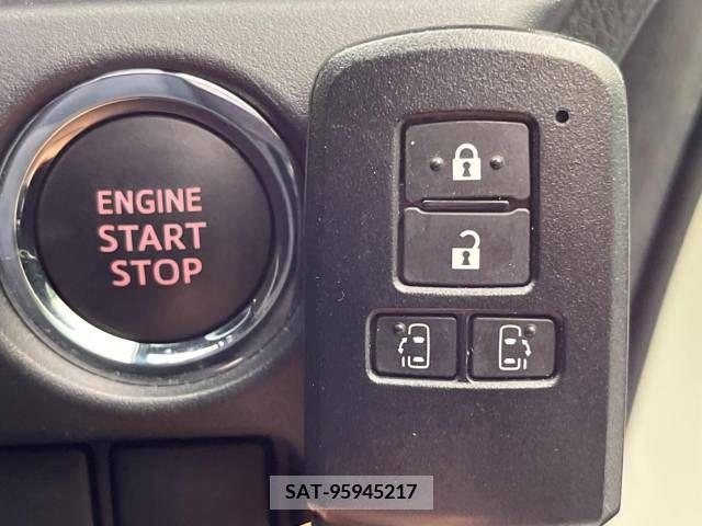 Toyota VOXY 2018-02 321580-7