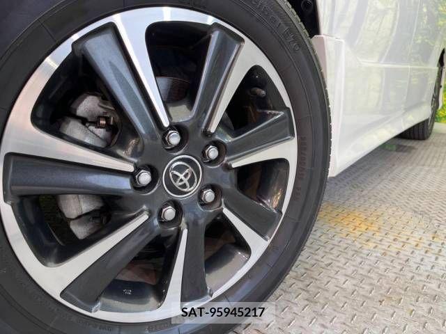 Toyota VOXY 2018-02 321580-14