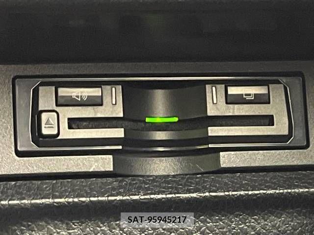 Toyota VOXY 2018-02 321580-5