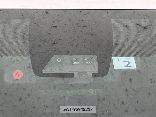 Toyota VOXY 2018-02 321580-3