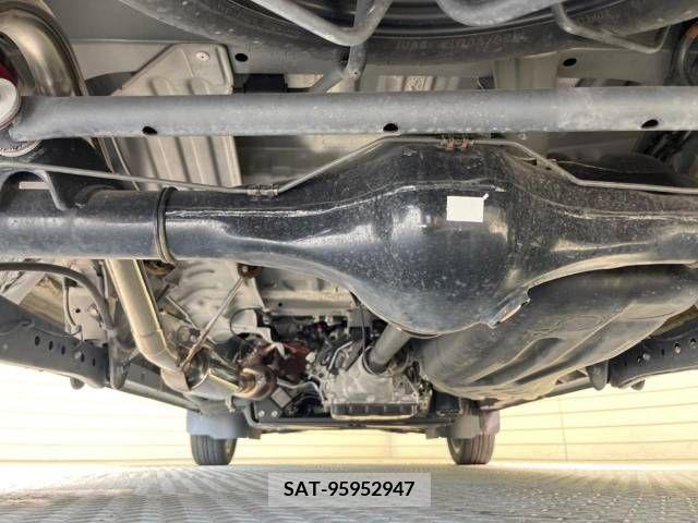 Toyota PIXIS VAN 2021-04 330051-19
