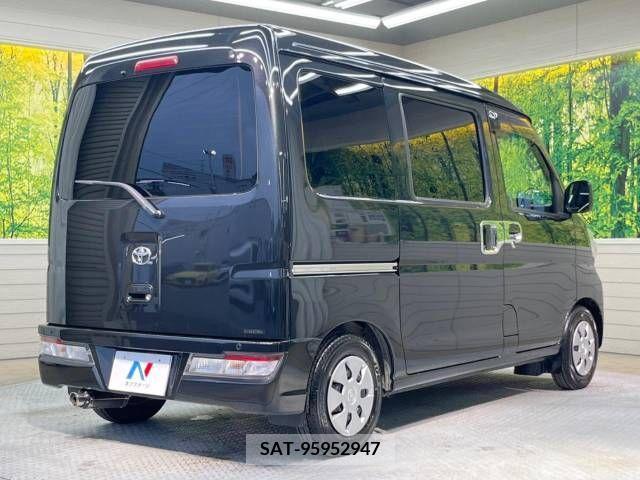 Toyota PIXIS VAN 2021-04 330051-17