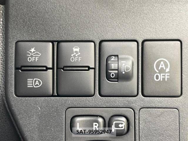 Toyota PIXIS VAN 2021-04 330051-5
