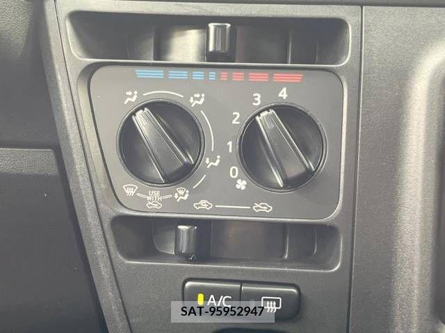 Toyota PIXIS VAN 2021-04 330051-4