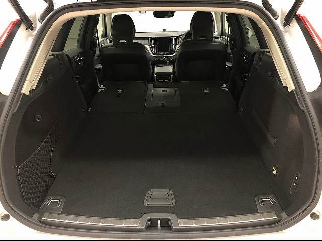 Volvo XC60 2019-03 9243-10