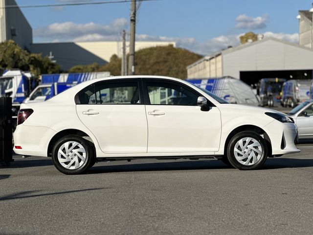 Toyota COROLLA AXIO 2022-10 27978-28