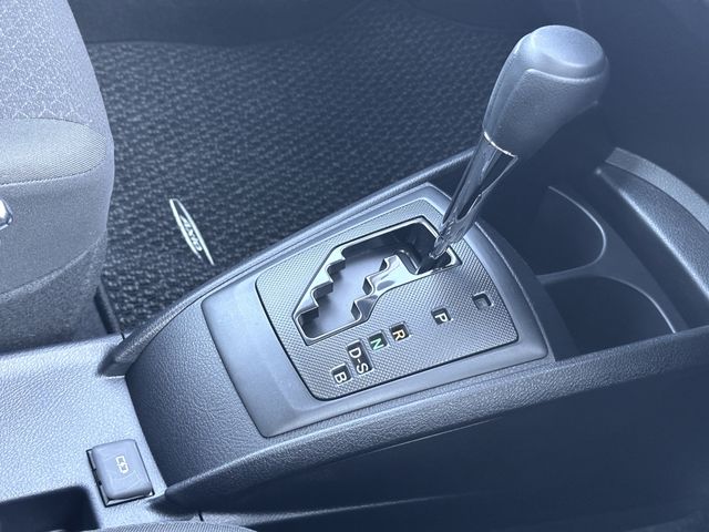 Toyota COROLLA AXIO 2022-10 27978-9
