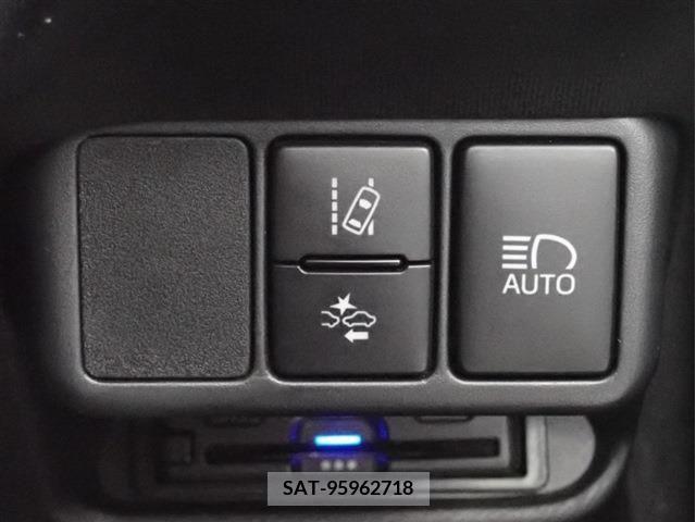 Toyota AQUA 2020-03 217611-16