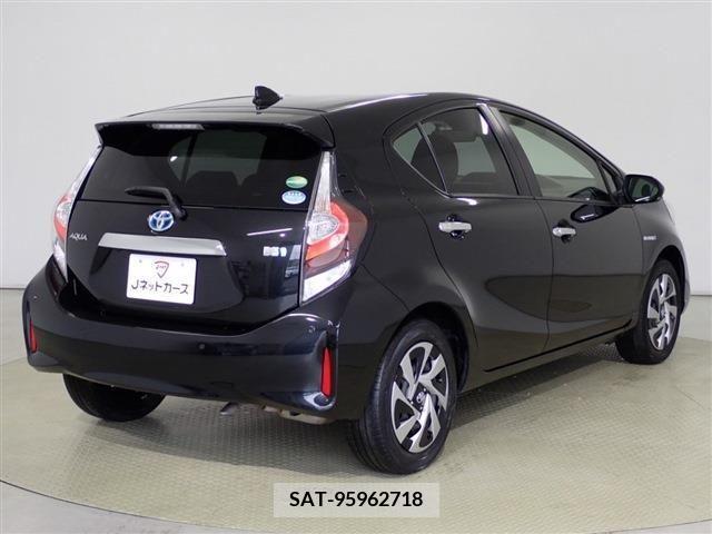 Toyota AQUA 2020-03 217611-3