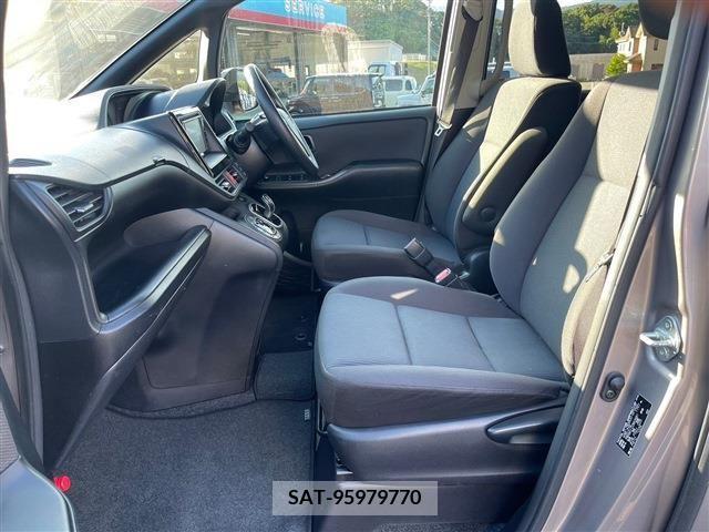 Toyota VOXY HYBRID 2019-03 370578-2