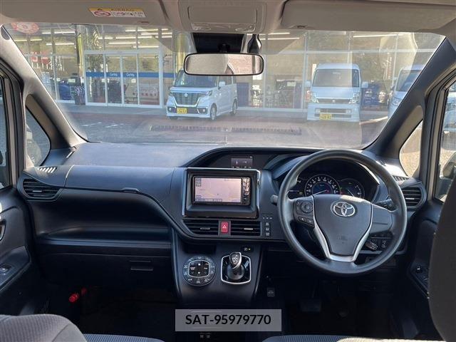 Toyota VOXY HYBRID 2019-03 370578-1