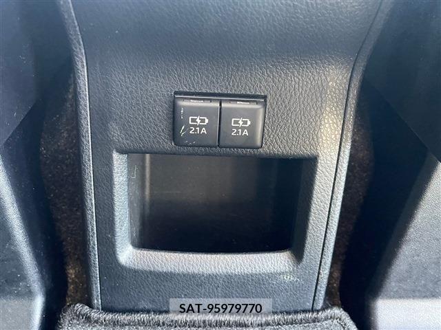 Toyota VOXY HYBRID 2019-03 370578-22