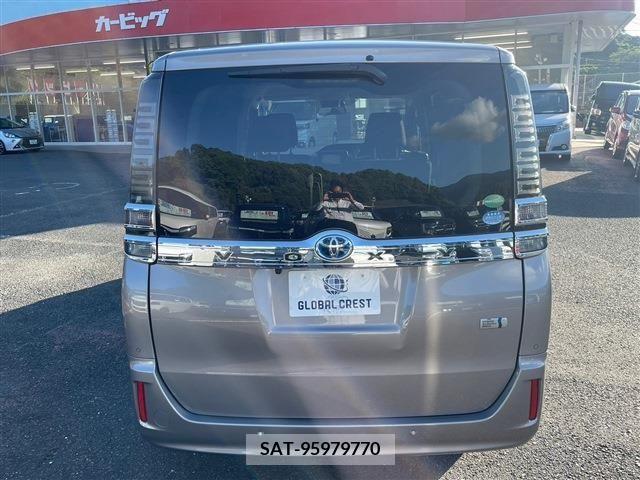 Toyota VOXY HYBRID 2019-03 370578-9