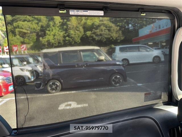 Toyota VOXY HYBRID 2019-03 370578-20