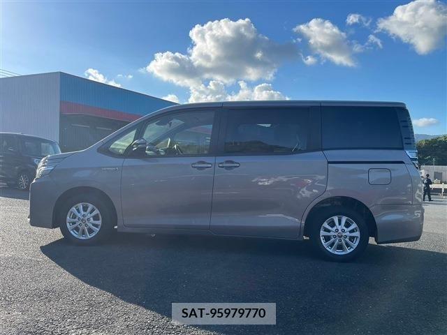 Toyota VOXY HYBRID 2019-03 370578-7