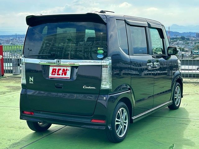 Honda N BOX CUSTOM 2017-07 10538-2