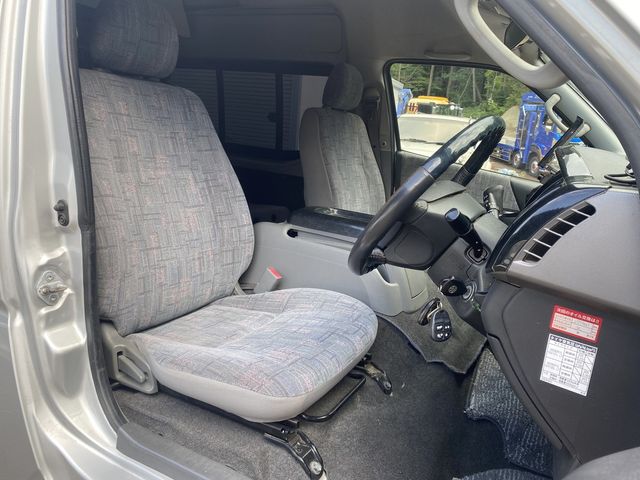 Toyota HIACE VAN 2006-04 9030-11