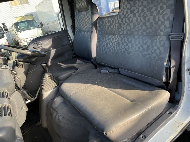 Isuzu ELF TRUCK 2005-05 2641-22