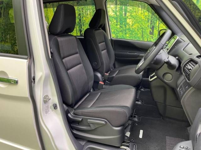 Nissan SERENA 2018-10 194780-8