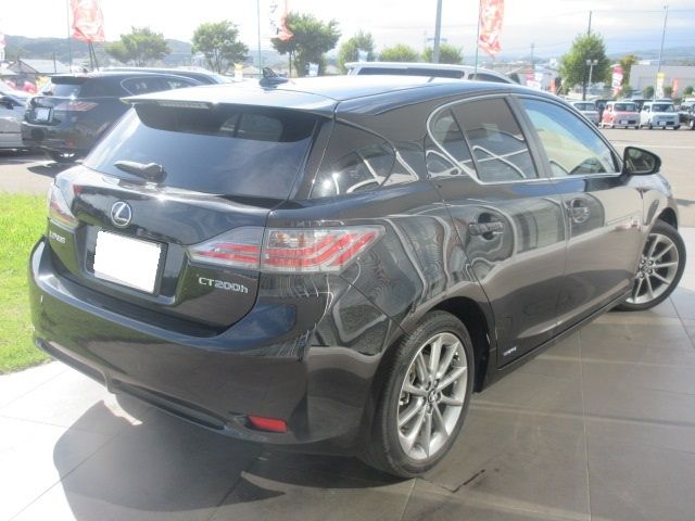 Lexus CT 2013-03 22997-2