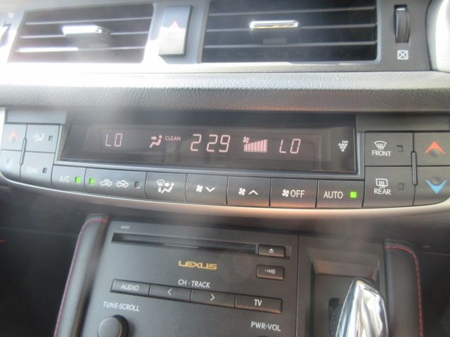 Lexus CT 2013-03 22997-17