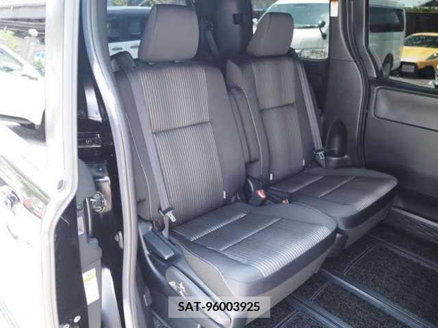 Toyota VOXY 2019-04 321608-16