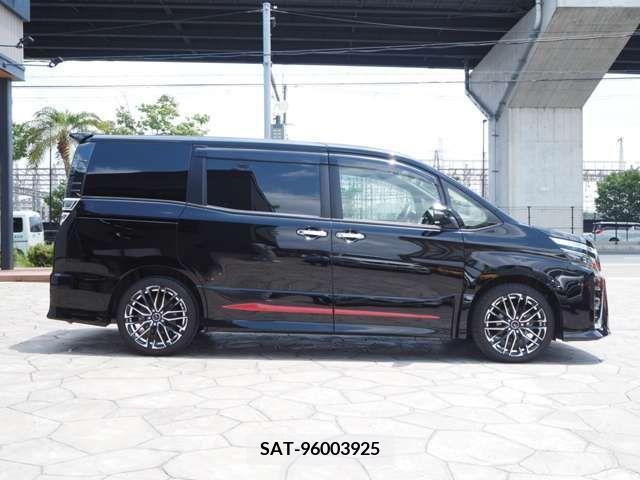 Toyota VOXY 2019-04 321608-11