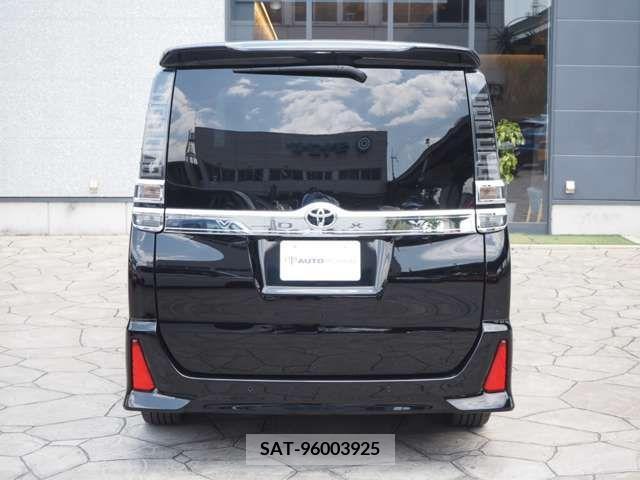 Toyota VOXY 2019-04 321608-10