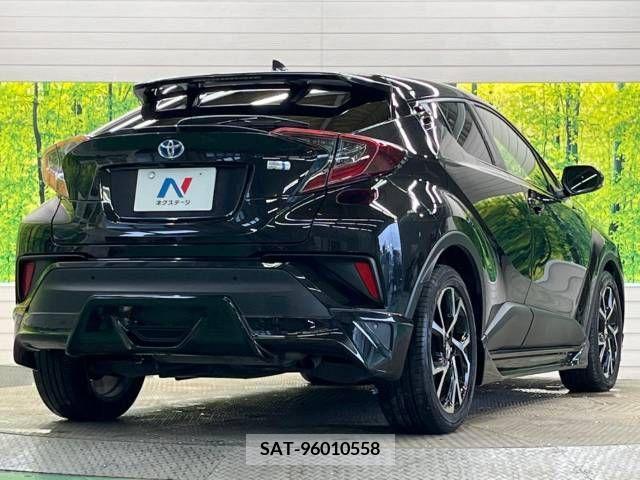 Toyota C-HR 2018-11 331387-17